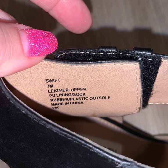 Steve Madden Swift black beige leather ankle strap heels - Picture 7 of 7